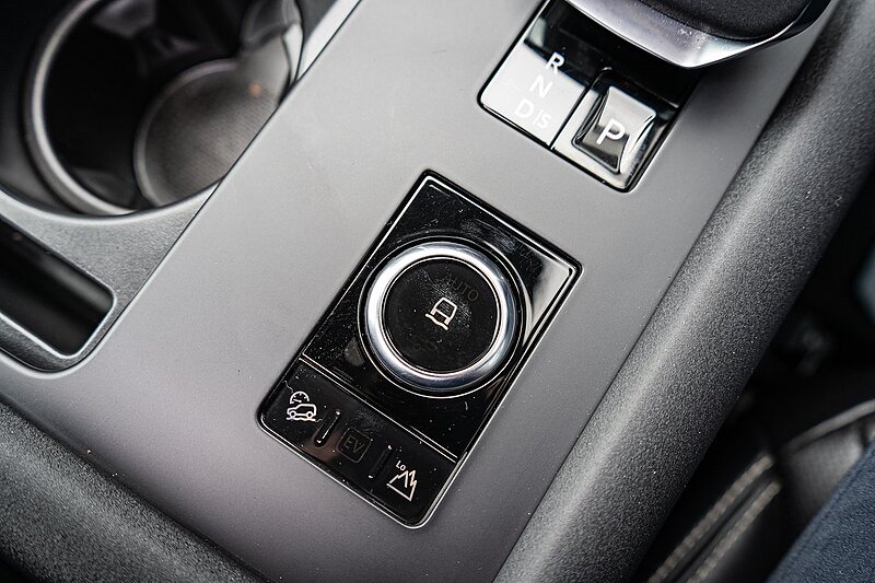 Land Rover 3.0 D300 MHEV R-Dynamic HSE SUV 5dr Diesel Auto 4WD Euro 6 (s/s) (300 ps)