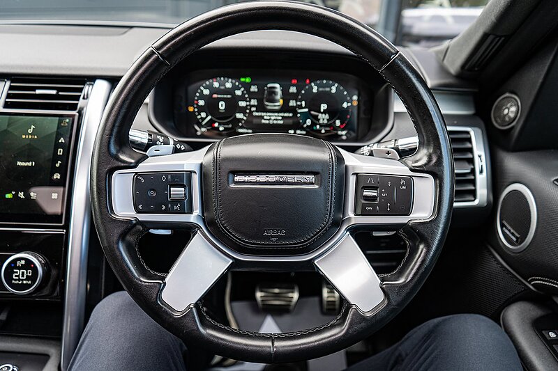 Land Rover 3.0 D300 MHEV R-Dynamic HSE SUV 5dr Diesel Auto 4WD Euro 6 (s/s) (300 ps)