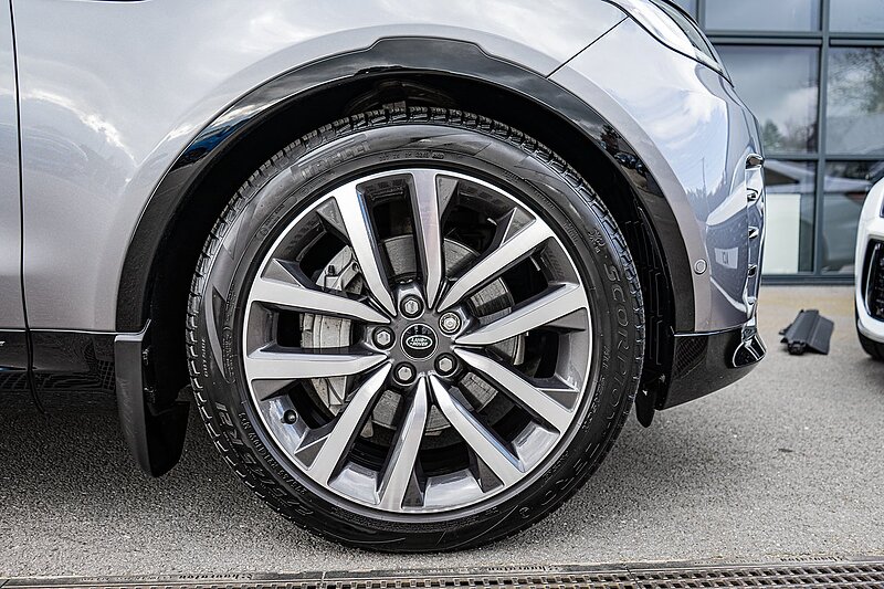 Land Rover 3.0 D300 MHEV R-Dynamic HSE SUV 5dr Diesel Auto 4WD Euro 6 (s/s) (300 ps)