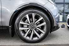 Land Rover 3.0 D300 MHEV R-Dynamic HSE SUV 5dr Diesel Auto 4WD Euro 6 (s/s) (300 ps)