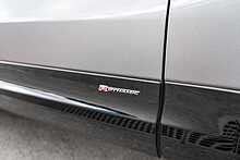 Land Rover 3.0 D300 MHEV R-Dynamic HSE SUV 5dr Diesel Auto 4WD Euro 6 (s/s) (300 ps)