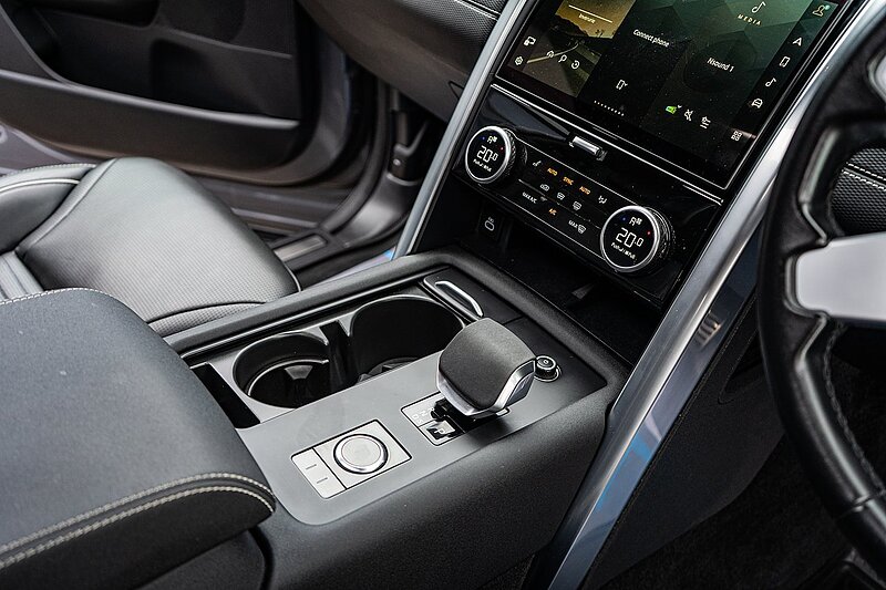 Land Rover 3.0 D300 MHEV R-Dynamic HSE SUV 5dr Diesel Auto 4WD Euro 6 (s/s) (300 ps)