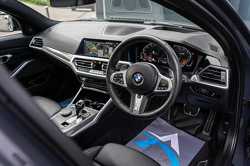 BMW 3.0 330d M xDrive Sport Pro Edition Touring 5dr Diesel Auto xDrive Euro 6 (s/s) (265 ps)