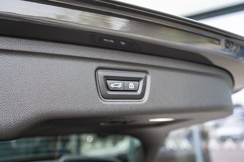 BMW 3.0 330d M xDrive Sport Pro Edition Touring 5dr Diesel Auto xDrive Euro 6 (s/s) (265 ps)