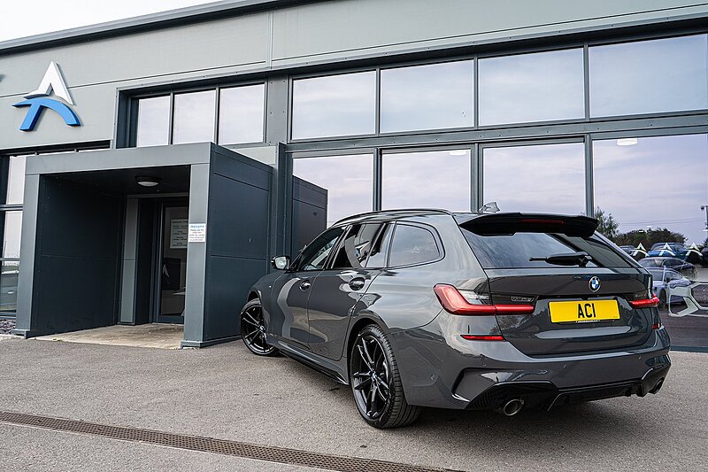 BMW 3.0 330d M xDrive Sport Pro Edition Touring 5dr Diesel Auto xDrive Euro 6 (s/s) (265 ps)