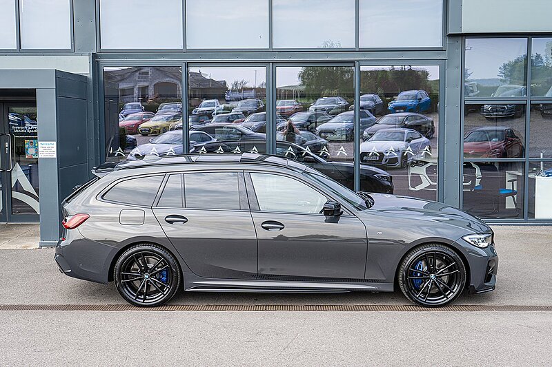 BMW 3.0 330d M xDrive Sport Pro Edition Touring 5dr Diesel Auto xDrive Euro 6 (s/s) (265 ps)