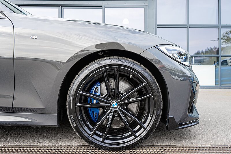 BMW 3.0 330d M xDrive Sport Pro Edition Touring 5dr Diesel Auto xDrive Euro 6 (s/s) (265 ps)