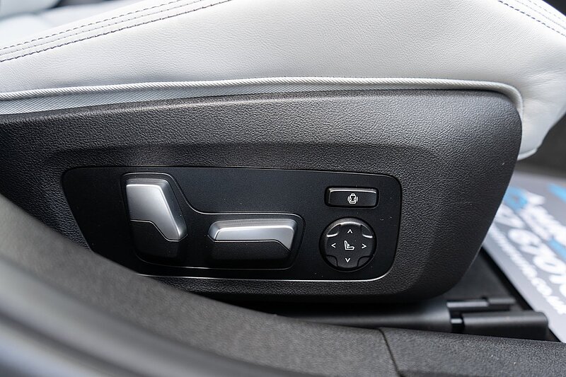 BMW 3.0 BiTurbo Competition M Saloon 4dr Petrol Steptronic xDrive Euro 6 (s/s) (510 ps)