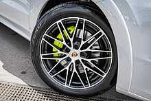 Porsche 3.0 V6 E-Hybrid 25.9kWh SUV 5dr Petrol Plug-in Hybrid TiptronicS 4WD Euro 6 (s/s) (470 ps)