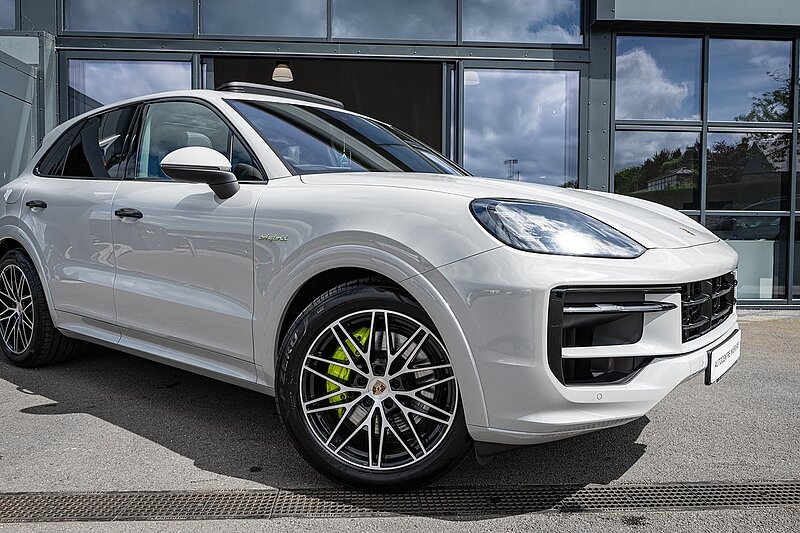 Porsche 3.0 V6 E-Hybrid 25.9kWh SUV 5dr Petrol Plug-in Hybrid TiptronicS 4WD Euro 6 (s/s) (470 ps)