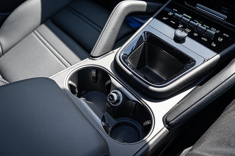 Porsche 3.0 V6 E-Hybrid 25.9kWh SUV 5dr Petrol Plug-in Hybrid TiptronicS 4WD Euro 6 (s/s) (470 ps)