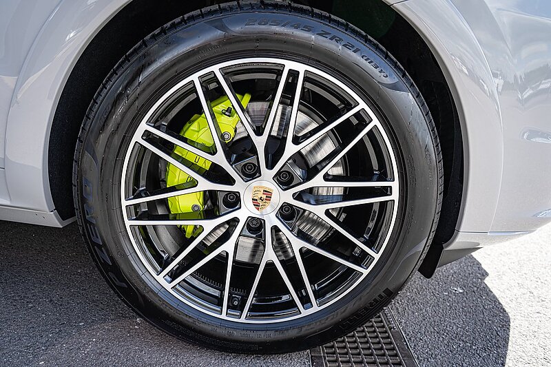 Porsche 3.0 V6 E-Hybrid 25.9kWh SUV 5dr Petrol Plug-in Hybrid TiptronicS 4WD Euro 6 (s/s) (470 ps)