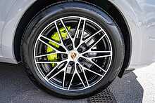 Porsche 3.0 V6 E-Hybrid 25.9kWh SUV 5dr Petrol Plug-in Hybrid TiptronicS 4WD Euro 6 (s/s) (470 ps)