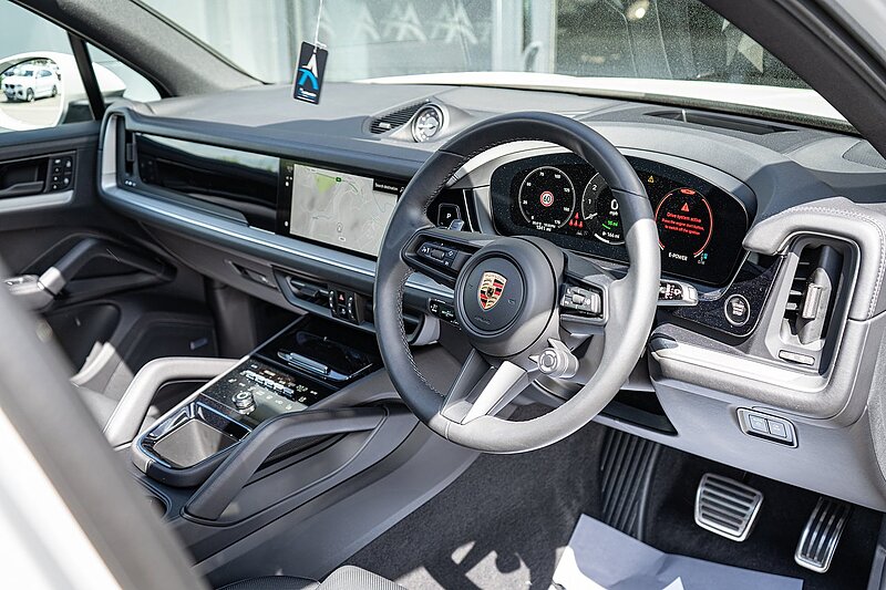 Porsche 3.0 V6 E-Hybrid 25.9kWh SUV 5dr Petrol Plug-in Hybrid TiptronicS 4WD Euro 6 (s/s) (470 ps)