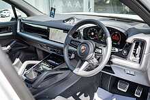 Porsche 3.0 V6 E-Hybrid 25.9kWh SUV 5dr Petrol Plug-in Hybrid TiptronicS 4WD Euro 6 (s/s) (470 ps)