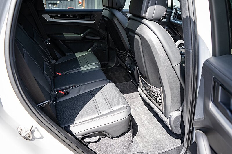 Porsche 3.0 V6 E-Hybrid 25.9kWh SUV 5dr Petrol Plug-in Hybrid TiptronicS 4WD Euro 6 (s/s) (470 ps)