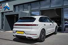 Porsche 3.0 V6 E-Hybrid 25.9kWh SUV 5dr Petrol Plug-in Hybrid TiptronicS 4WD Euro 6 (s/s) (470 ps)