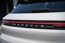 Porsche 3.0 V6 E-Hybrid 25.9kWh SUV 5dr Petrol Plug-in Hybrid TiptronicS 4WD Euro 6 (s/s) (470 ps)