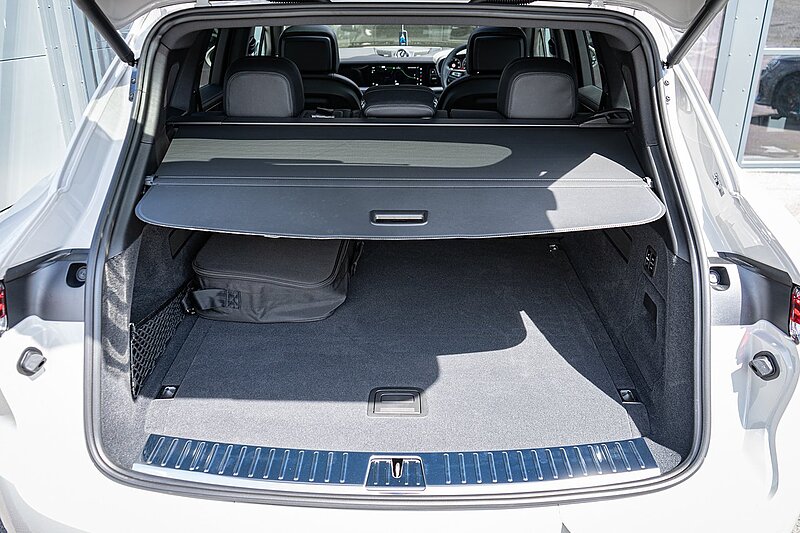 Porsche 3.0 V6 E-Hybrid 25.9kWh SUV 5dr Petrol Plug-in Hybrid TiptronicS 4WD Euro 6 (s/s) (470 ps)