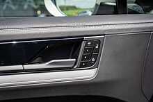 Porsche 3.0 V6 E-Hybrid 25.9kWh SUV 5dr Petrol Plug-in Hybrid TiptronicS 4WD Euro 6 (s/s) (470 ps)