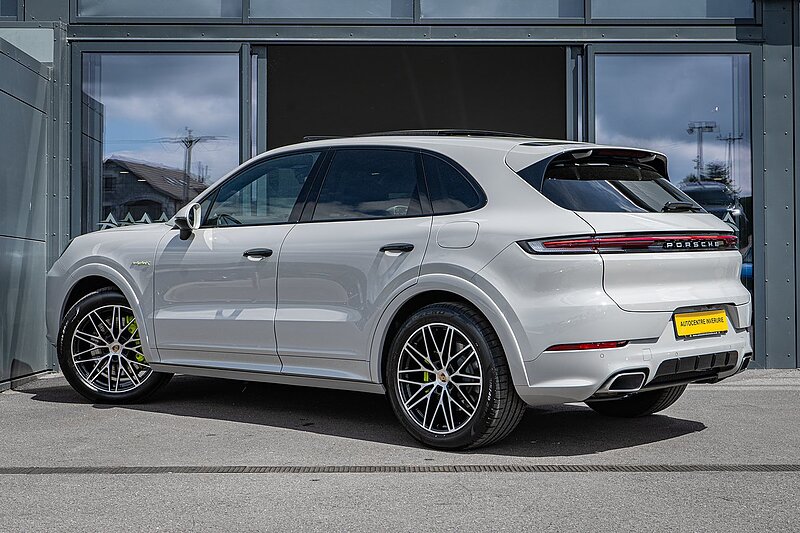 Porsche 3.0 V6 E-Hybrid 25.9kWh SUV 5dr Petrol Plug-in Hybrid TiptronicS 4WD Euro 6 (s/s) (470 ps)