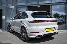 Porsche 3.0 V6 E-Hybrid 25.9kWh SUV 5dr Petrol Plug-in Hybrid TiptronicS 4WD Euro 6 (s/s) (470 ps)