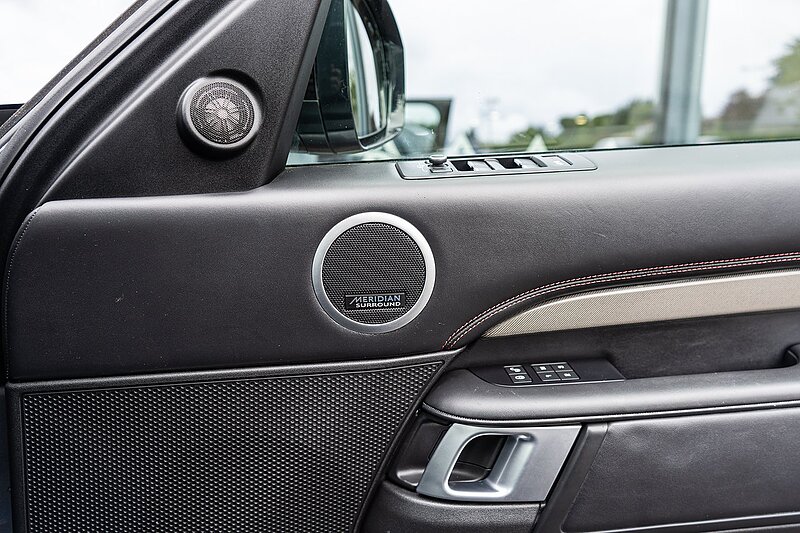 Land Rover 3.0 SD V6 HSE Luxury SUV 5dr Diesel Auto 4WD Euro 6 (s/s) (306 ps)