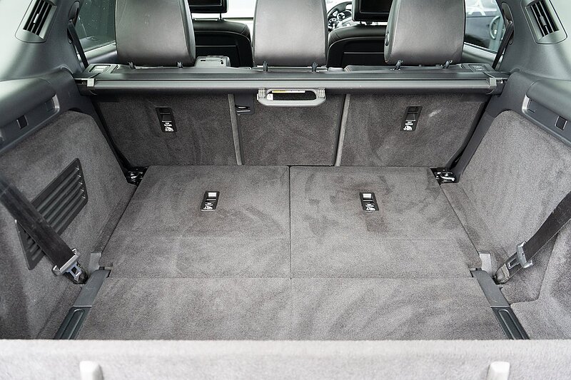 Land Rover 3.0 SD V6 HSE Luxury SUV 5dr Diesel Auto 4WD Euro 6 (s/s) (306 ps)