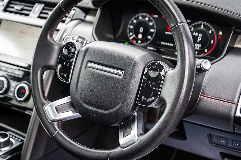 Land Rover 3.0 SD V6 HSE Luxury SUV 5dr Diesel Auto 4WD Euro 6 (s/s) (306 ps)