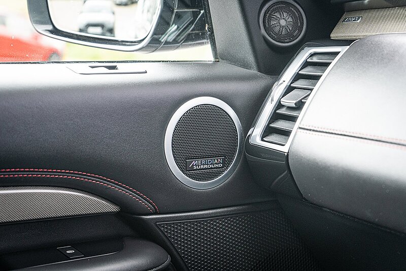 Land Rover 3.0 SD V6 HSE Luxury SUV 5dr Diesel Auto 4WD Euro 6 (s/s) (306 ps)