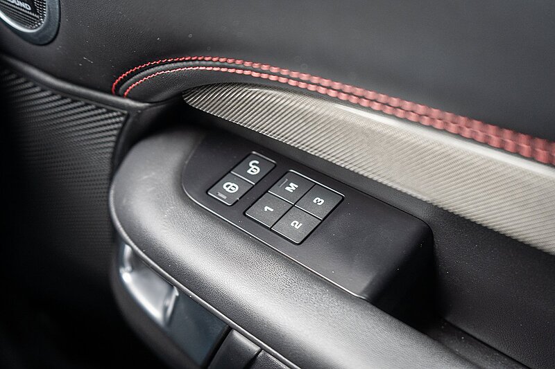 Land Rover 3.0 SD V6 HSE Luxury SUV 5dr Diesel Auto 4WD Euro 6 (s/s) (306 ps)