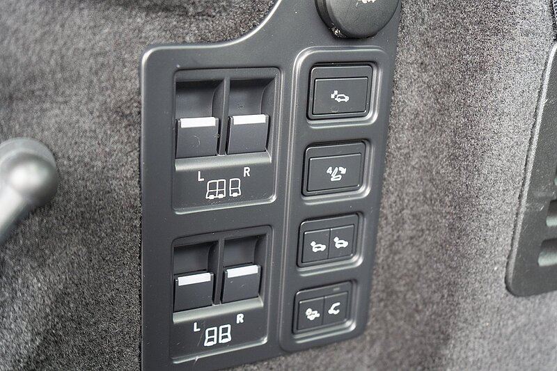 Land Rover 3.0 SD V6 HSE Luxury SUV 5dr Diesel Auto 4WD Euro 6 (s/s) (306 ps)