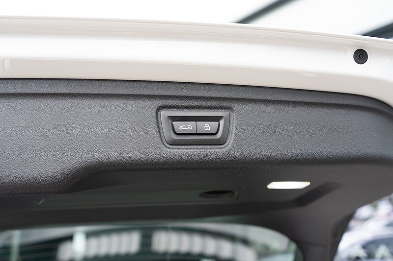 BMW 3.0 M340d MHT Touring 5dr Diesel Hybrid Auto xDrive Euro 6 (s/s) (340 ps)