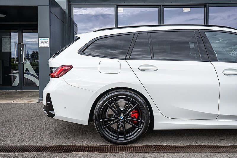BMW 3.0 M340d MHT Touring 5dr Diesel Hybrid Auto xDrive Euro 6 (s/s) (340 ps)