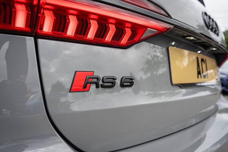 Audi 4.0 TFSI V8 Vorsprung Estate 5dr Petrol Tiptronic quattro Euro 6 (s/s) (600 ps)