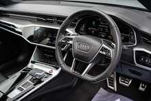 Audi 4.0 TFSI V8 Vorsprung Estate 5dr Petrol Tiptronic quattro Euro 6 (s/s) (600 ps)