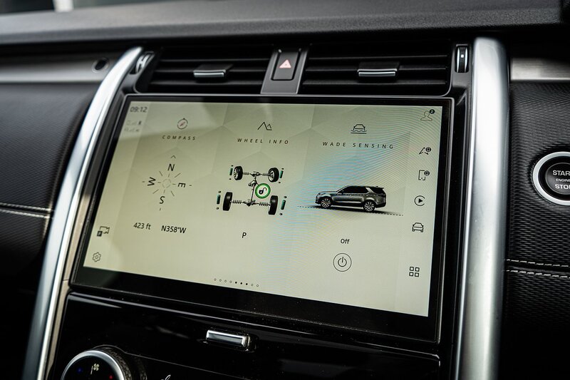 Land Rover 3.0 D300 MHEV R-Dynamic HSE SUV 5dr Diesel Auto 4WD Euro 6 (s/s) (300 ps)