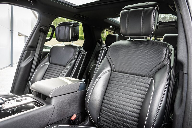 Land Rover 3.0 D300 MHEV R-Dynamic HSE SUV 5dr Diesel Auto 4WD Euro 6 (s/s) (300 ps)