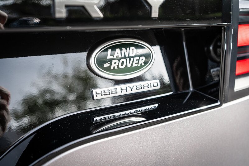 Land Rover 3.0 D300 MHEV R-Dynamic HSE SUV 5dr Diesel Auto 4WD Euro 6 (s/s) (300 ps)