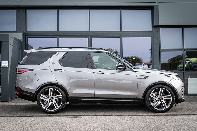 Land Rover 3.0 D300 MHEV R-Dynamic HSE SUV 5dr Diesel Auto 4WD Euro 6 (s/s) (300 ps)