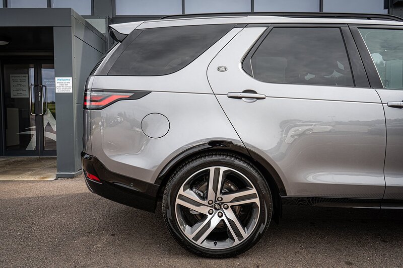 Land Rover 3.0 D300 MHEV R-Dynamic HSE SUV 5dr Diesel Auto 4WD Euro 6 (s/s) (300 ps)