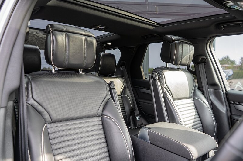 Land Rover 3.0 D300 MHEV R-Dynamic HSE SUV 5dr Diesel Auto 4WD Euro 6 (s/s) (300 ps)