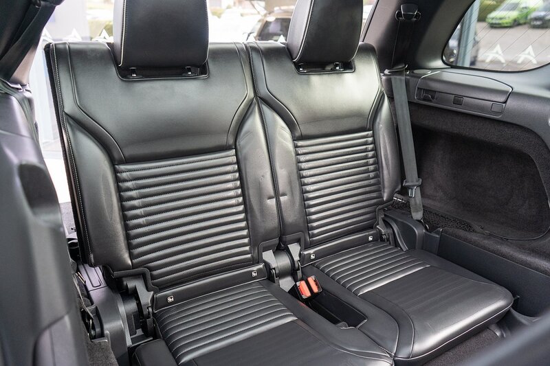 Land Rover 3.0 D300 MHEV R-Dynamic HSE SUV 5dr Diesel Auto 4WD Euro 6 (s/s) (300 ps)