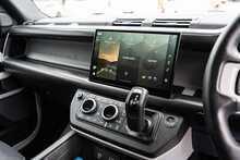 Land Rover 3.0 D300 MHEV X-Dynamic HSE SUV 5dr Diesel Auto 4WD Euro 6 (s/s) (300 ps)