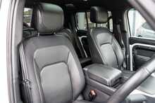 Land Rover 3.0 D300 MHEV X-Dynamic HSE SUV 5dr Diesel Auto 4WD Euro 6 (s/s) (300 ps)