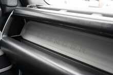 Land Rover 3.0 D300 MHEV X-Dynamic HSE SUV 5dr Diesel Auto 4WD Euro 6 (s/s) (300 ps)