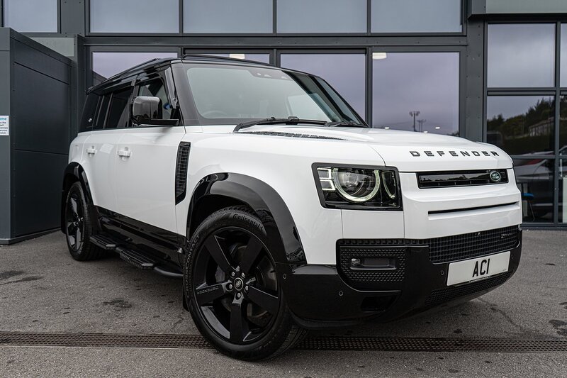 Land Rover 3.0 D300 MHEV X-Dynamic HSE SUV 5dr Diesel Auto 4WD Euro 6 (s/s) (300 ps)