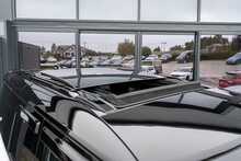 Land Rover 3.0 D300 MHEV X-Dynamic HSE SUV 5dr Diesel Auto 4WD Euro 6 (s/s) (300 ps)