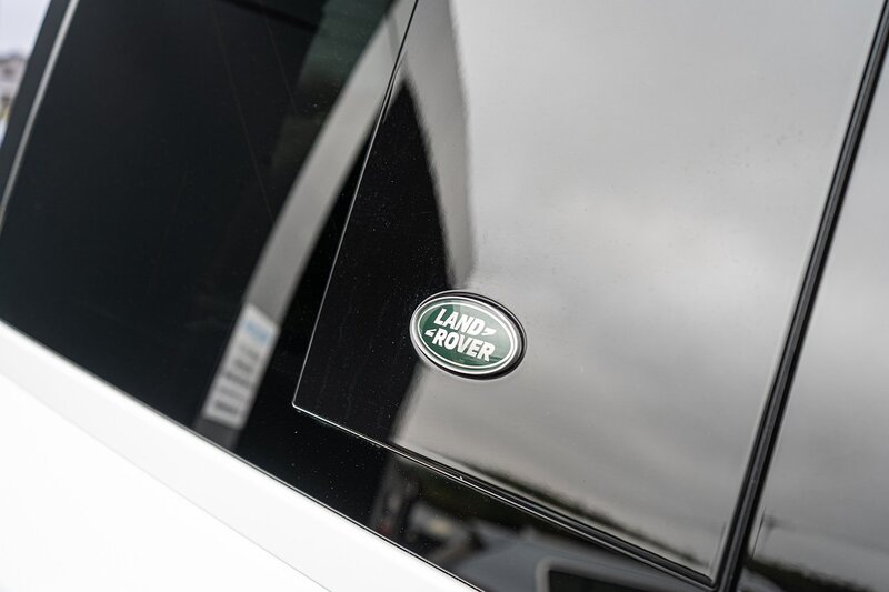 Land Rover 3.0 D300 MHEV X-Dynamic HSE SUV 5dr Diesel Auto 4WD Euro 6 (s/s) (300 ps)