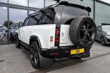 Land Rover 3.0 D300 MHEV X-Dynamic HSE SUV 5dr Diesel Auto 4WD Euro 6 (s/s) (300 ps)